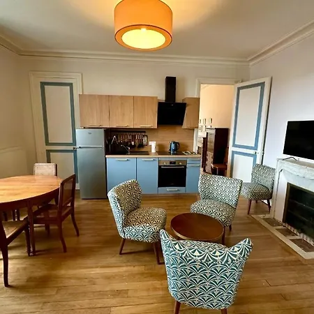 Neuchatel Chateau Viendal Apartman *